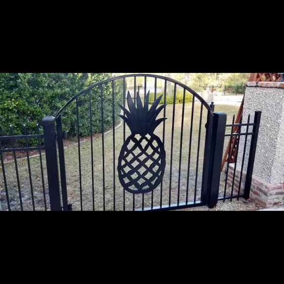 Meet your Posher, Melissa - Picture 2 of 3